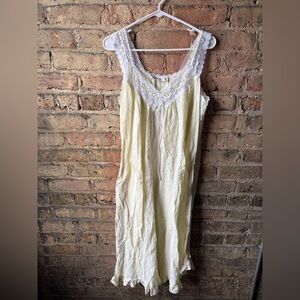 Victoria's Secret Cream Lace Chemise